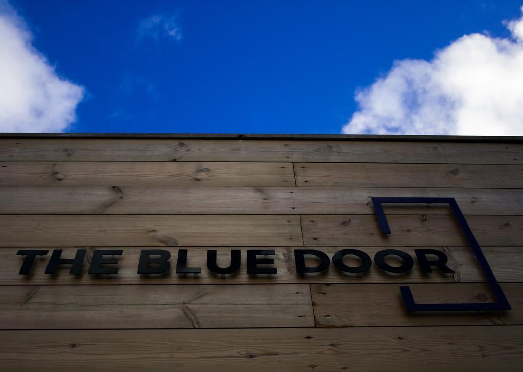 The Blue Door Bed & Breakfast นิวคีย์ ภายนอก รูปภาพ
