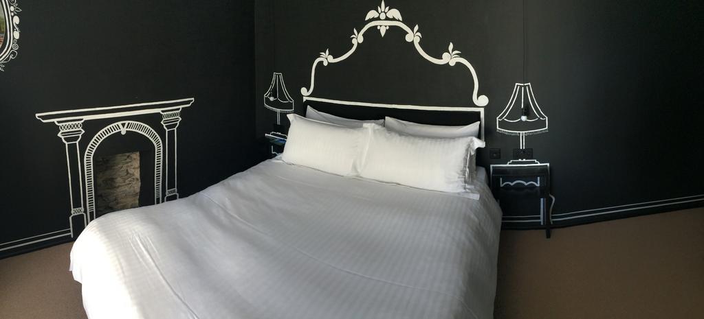 The Blue Door Bed & Breakfast นิวคีย์ ภายนอก รูปภาพ
