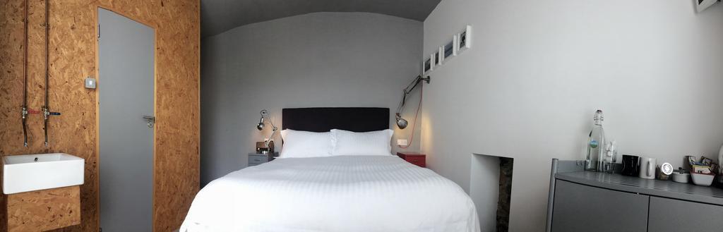The Blue Door Bed & Breakfast นิวคีย์ ภายนอก รูปภาพ