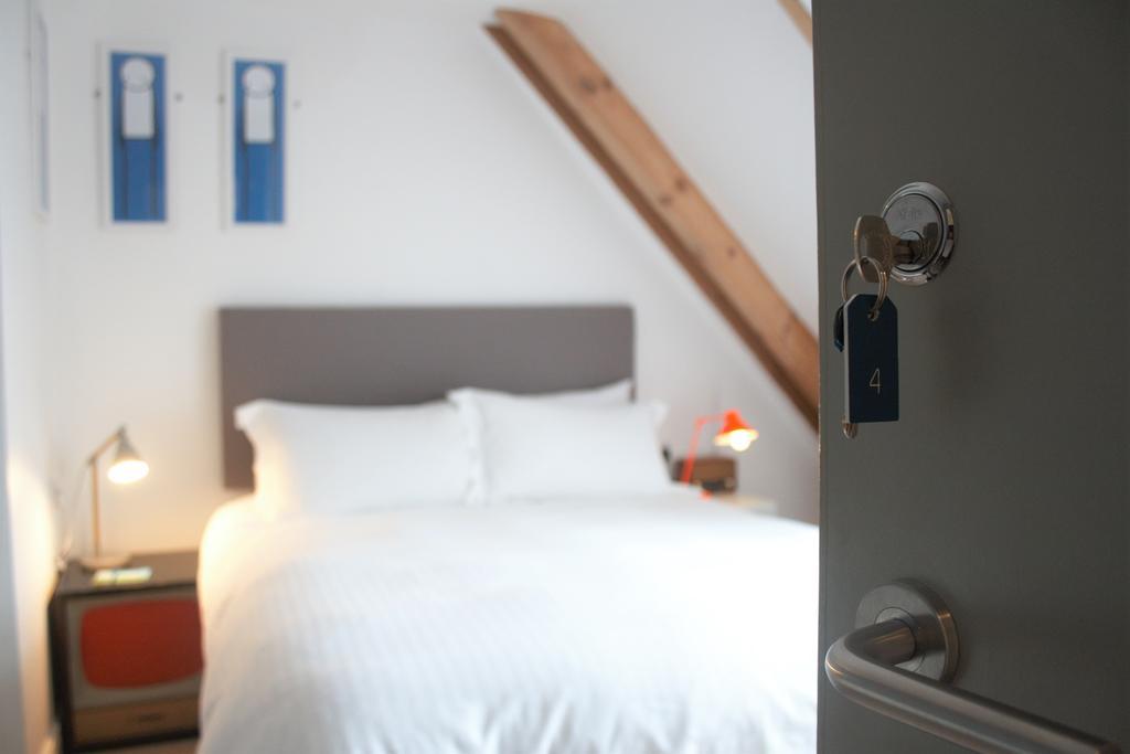 The Blue Door Bed & Breakfast นิวคีย์ ภายนอก รูปภาพ
